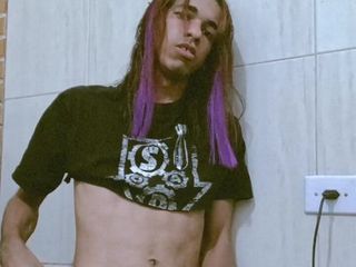 Carlos Henrique: Carlos Henrique gay masturbándose en sexy bragas rosas