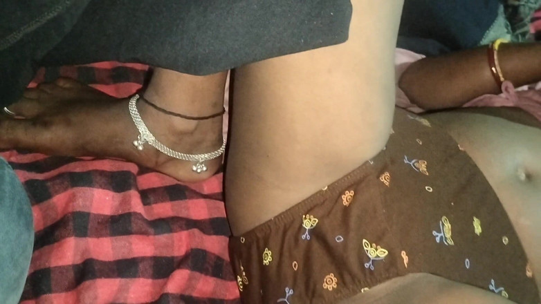 sarita Nagaa: インド人の義理の兄は夜に義理の妹と性交をしました。デシ・セックス。