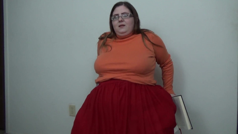 Miss Evanna: Velma lê e cavalga