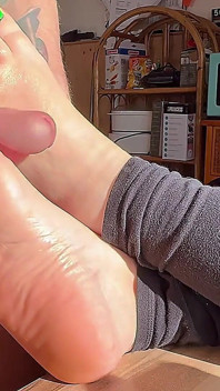 Amateur Homemade Footjob Pretty Toes