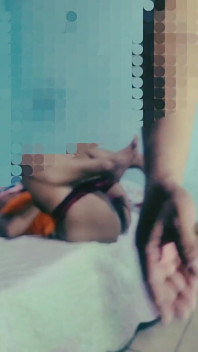 Servitoare matură sexy are parte de o ejaculare uriașă în cur