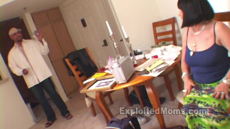 Xes Network: Ancient granny gets railed by a BBC in hot Gilf...