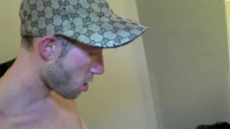 Gaybareback: Fodendo hetero um gay em sua casa