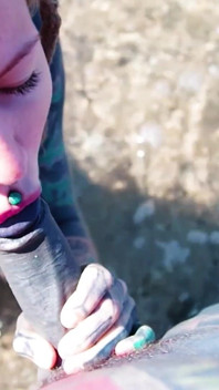Outdoor Beach POV Blowjob - niechlujstwo przez fale