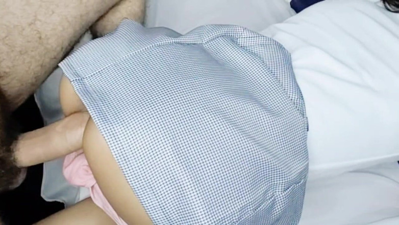 MynameisJuly: 一个年仅18岁的女学生在课后和老师一起改变身体以学习成绩。