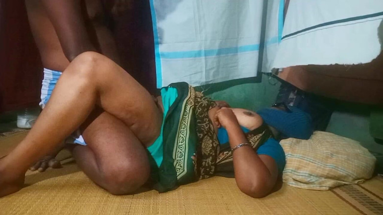 Priyanka314: Hintli teyze ev yapımı videoda köy tarzı