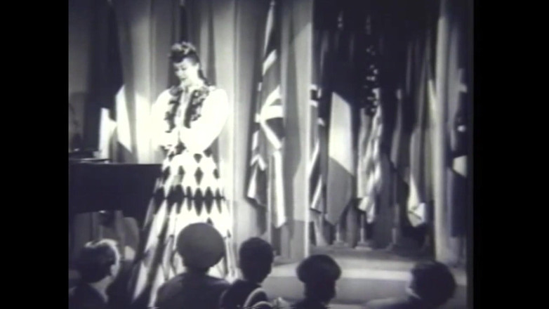 The Unforgettable: Дівчина в театрі