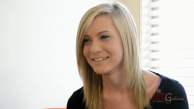 ATKIngdom Fans: Interviuri cu Chloe Brooke.