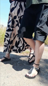 Caminhada com nylonjunge em Birkenstocks