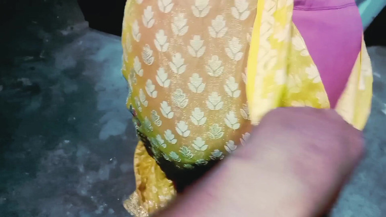 Meenashki Devi: 德西村哥色情视频