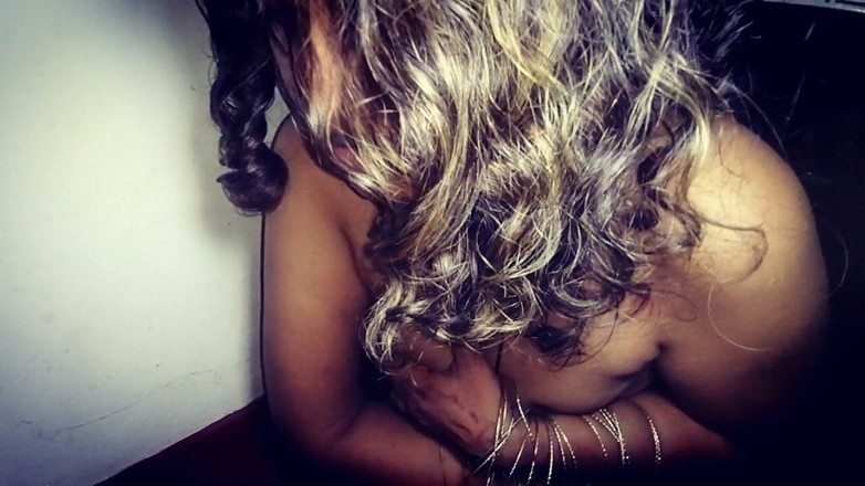 Tina Baby: Desi MILF holt 6 letzte episode ab - sie war schüchtern
