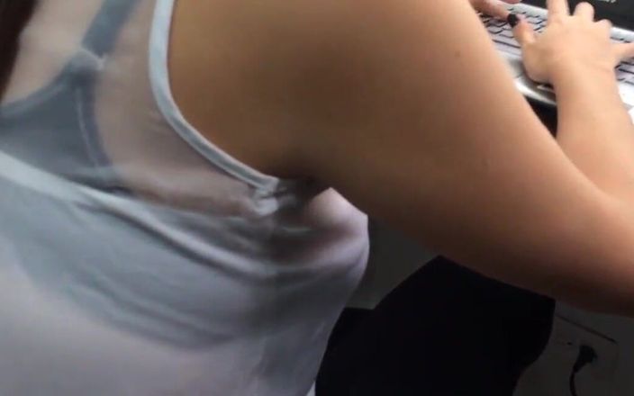 Ivana Montana: Sekretaris latina dientot sama bosnya sendiri