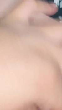 Bini berambut merah sensual, menghisap dan duduk sehingga pancutan meletup!