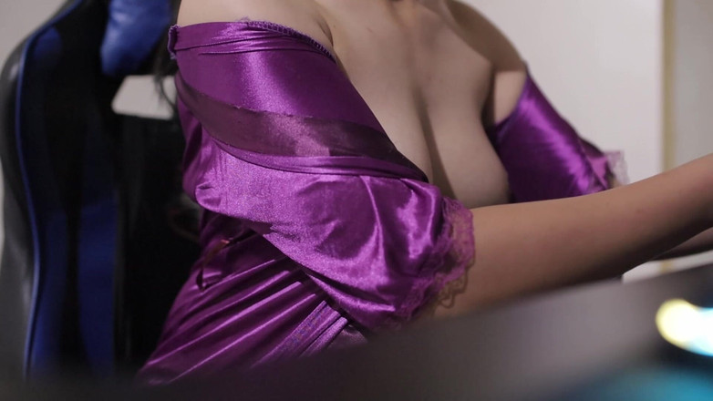 Silk Satin: Jadi sange saat game
