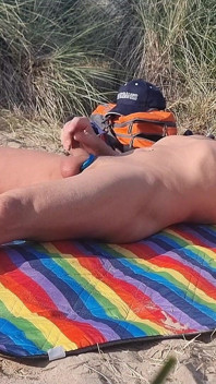 Aș vrea să pot merge la Studland în acest weekend și să fac asta din nou! Oamenii puteau să mă vadă cum ejaculez!