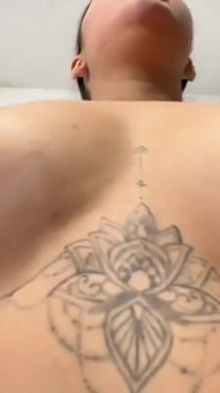 Ho misurato il grosso e bello sedere della bruna quanto sarà grande questo sedere