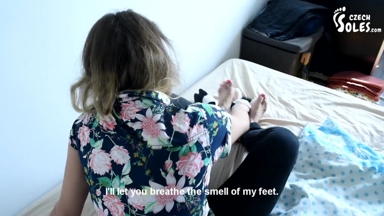 Czech Soles - foot fetish content: Nožní kryt a kopající zastrašení od Megan - příště odplatí včas,...