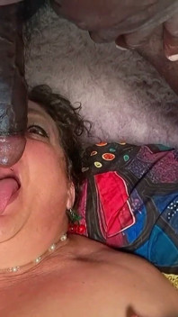 Visita surpresa em casa de bbc rouba uma jóia madura de gordinhas