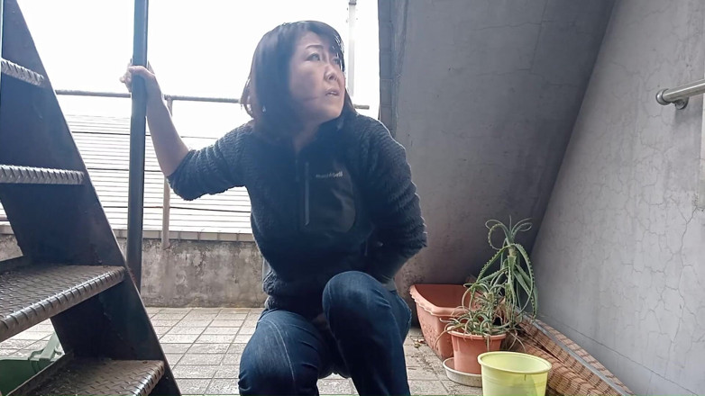 Mayumi Kanzaki: jaapaan hataash peshaab vidiyo