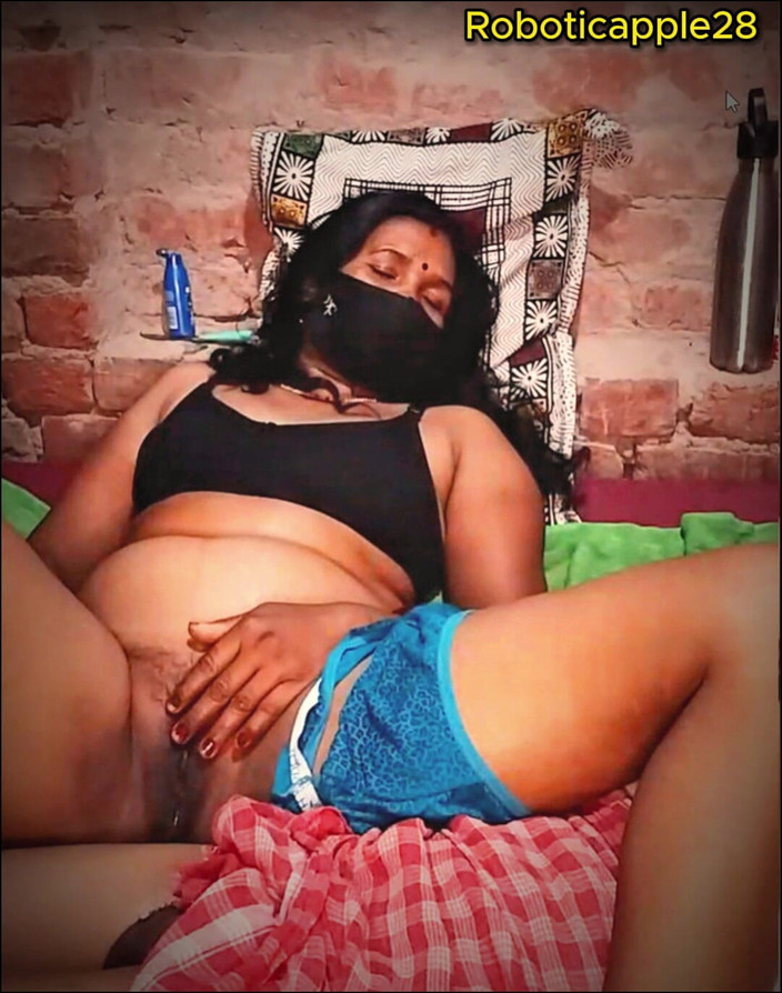 RoboticApple28: Desi bhavi khỏa thân đầy đủ, tôi cho chị kế latina giàu...