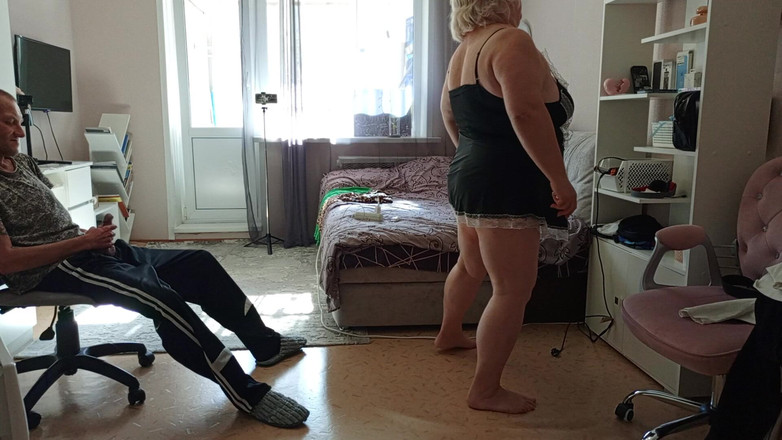 Zona901: The Housekeeper Doesn't Mind Tipping and Getting Laid at Work