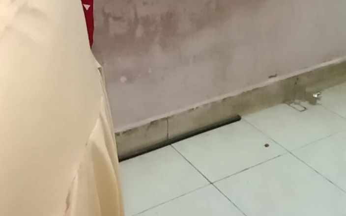 Tamil Anti Uma: Mi esposa prema me mostró sus pechos y tocó su...