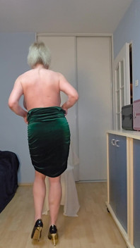 Striptease și pantaloni care se pișă