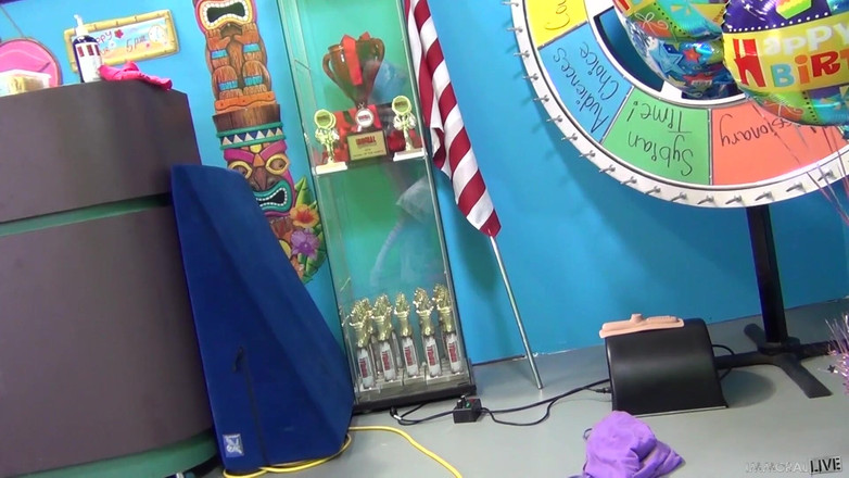 Immoral Live: Lelaki naga membakar zakarnya jauh ke dalam pepek kecil molek...