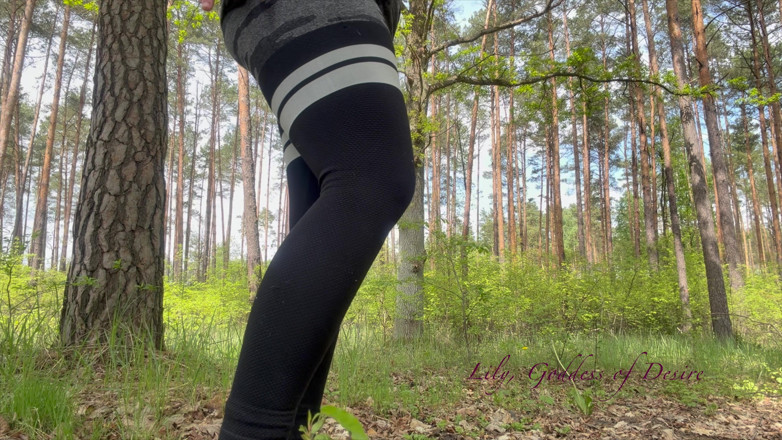 Lily, Goddess of Desire: Outdoor Pee Compilation