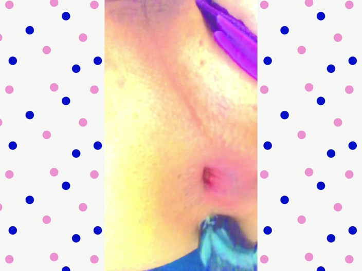 Fem Boy Toy: Sissy Brittany bermain dengan dildo ibu tiri sesi penuh