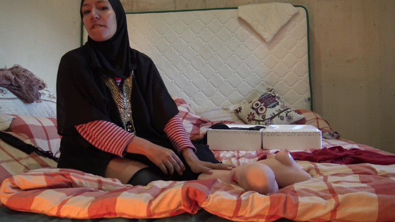 Souzan Halabi: मोरक्कन ब्यूरेट लड़कियों के साथ लेस्बियन सेक्स करना चाहती है