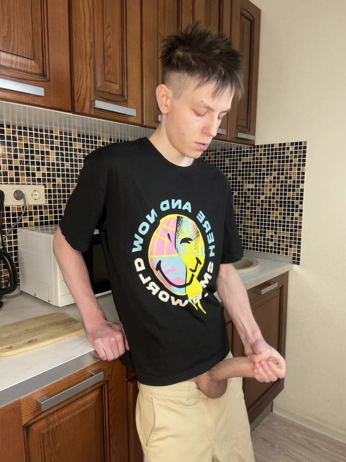 Morflot24: Tryskající mrdková rozkoš mladého Twinka