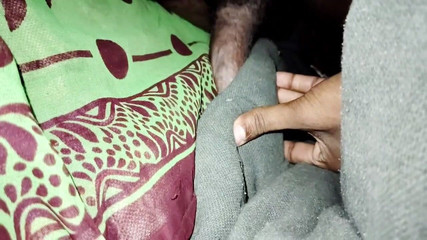 GlassCenterline86: 在毯子上，孤独的继兄弟拒绝了，所以毯子被吃掉了