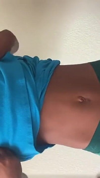 Sexy kočka ukazuje své dovednosti a hluboké hrdlo BBC!