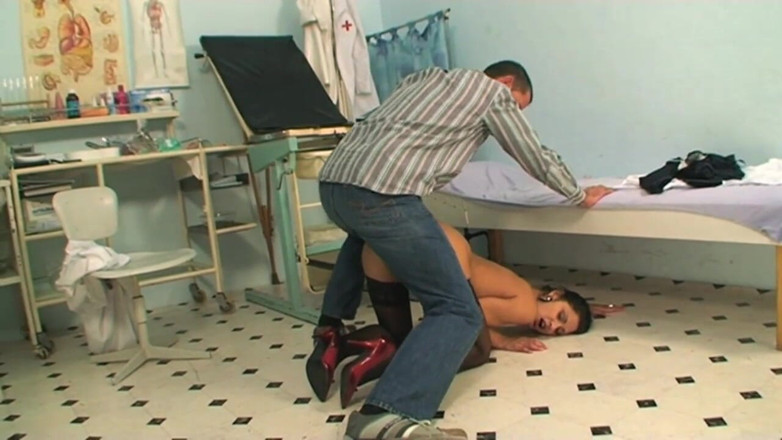 Just Great Ass: Morena caliente con gran culo apenas follada por una gran...
