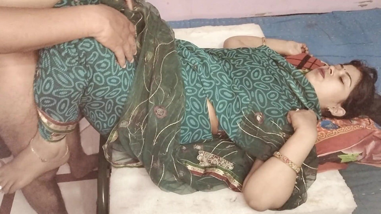 Mamta Bharti: La moglie sexy è alla disperata ricerca del sesso hardcore