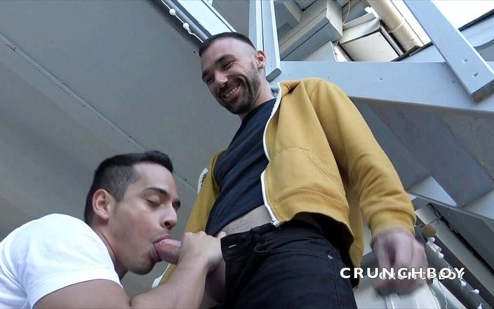 Interracial Bareback Channel: Un sexy giovane gay latino scopata all&amp;#039;aperto da Jimy Fix