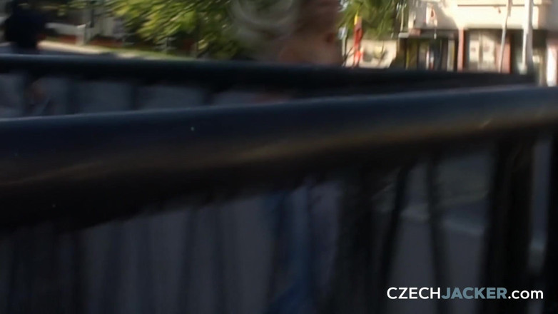 Czech Jacker: Jacker ceco 20 Provoca in topless! - le strade hanno solo un...