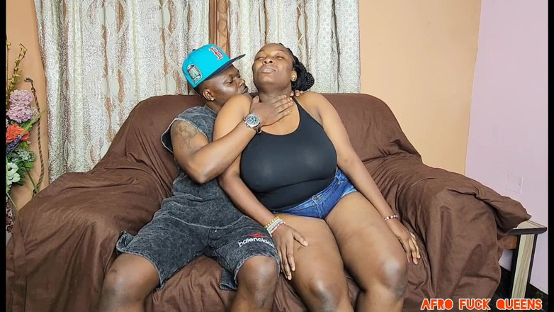 Afro fuck queens: Řekl, že jsem příliš šťavnatá a naplnil mi kundičku tlustým spermatem.