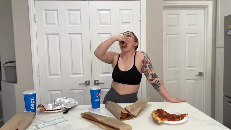 Lenna Lux: コストコのフードコートの食事