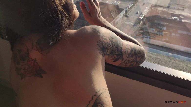 Alemao Hub: Dreadhot Fucked Against the Hotel Window Before Breakfast