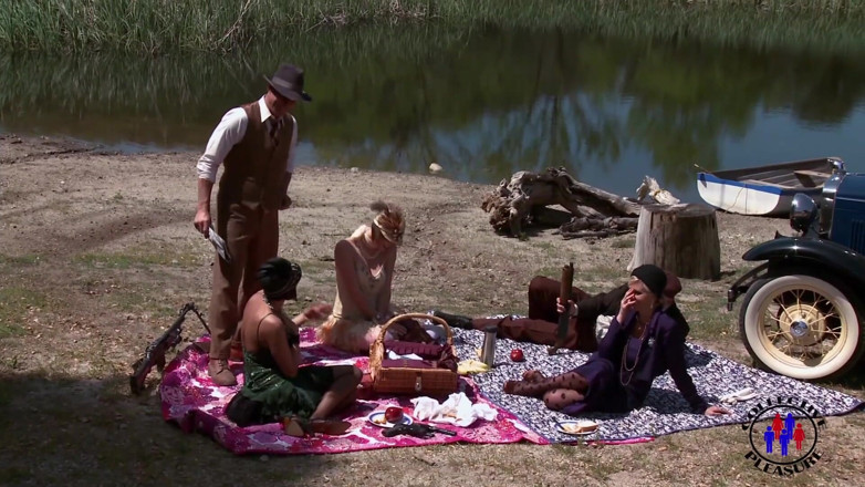 Colective Pleasure: Picnicul gangsta lângă râu se transformă în orgie.