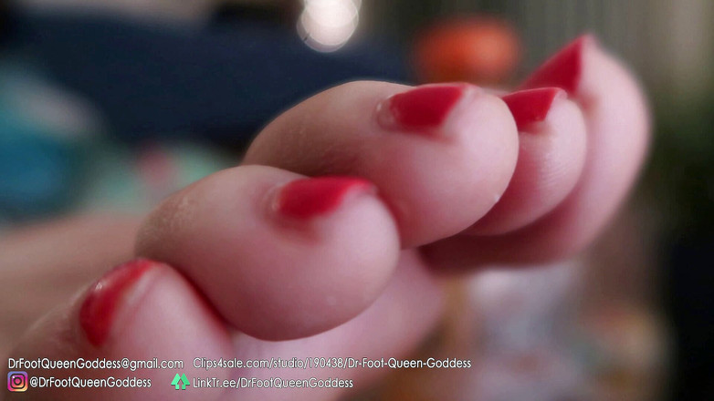 Dr. Foot Queen Goddess: Přirozené protahování pouze konferenčního stolku a vymrhání nohou, část 6