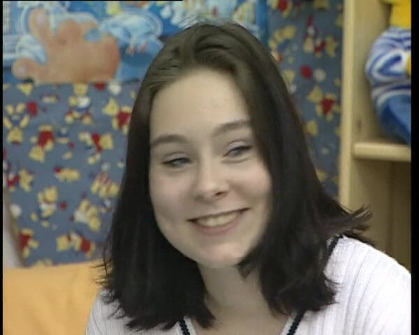 YOUR FIRST PORN: Eva se masturba com um sorriso no rosto
