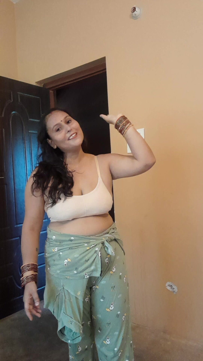 Puja555: Dansende pujaba