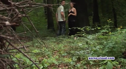 Porno Cloud: Milfs outdoor blowjob