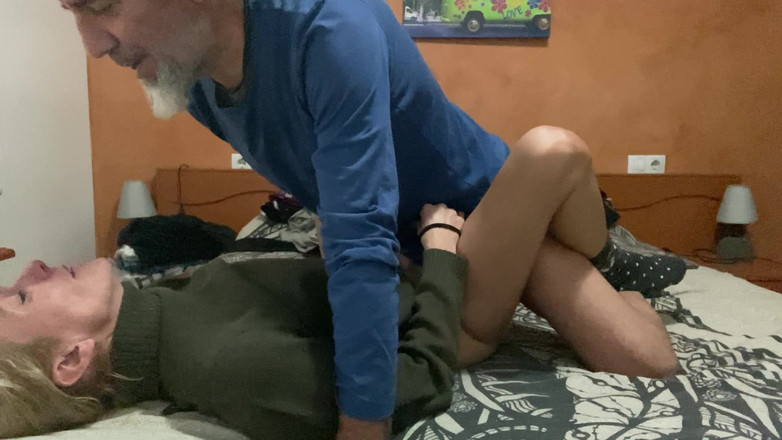 Cristina Sauvage: Lebih buruk dari remaja - aku ngentot dia dan muncrat, itu...