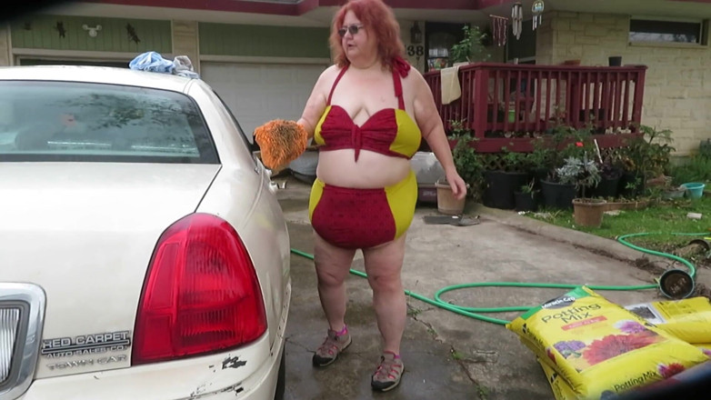 BBW nurse Vicki adventures with friends: BBW car wash more flashing nurse VICKI BBW big as...