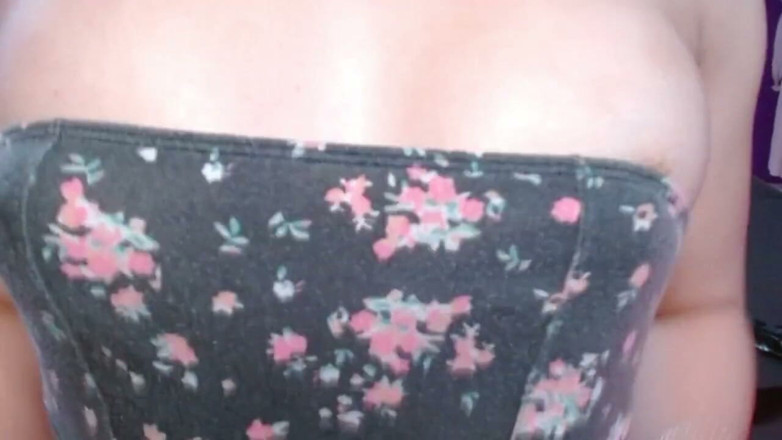 White Nezuko: Hraní s mými sexy prsy