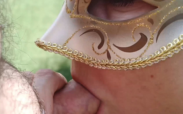 FitSituation7: Đồ lót trong hồ bơi